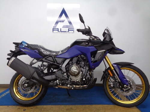 スズキ Vストローム800DE (125.4万円)