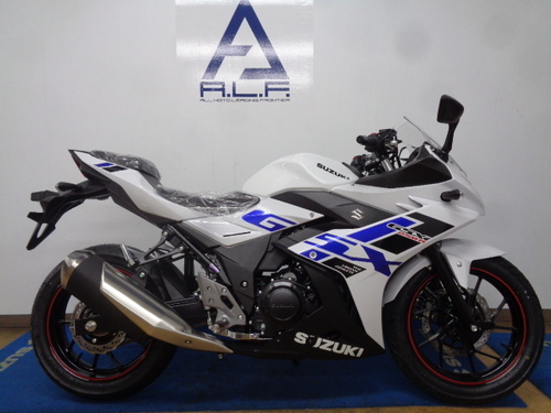 スズキ GSX250R (54.9万円)