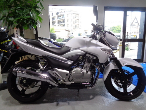 GSR250 新潟市 スズキ GSR250 エンジンガード付き！の詳細 | 中古・新車バイク