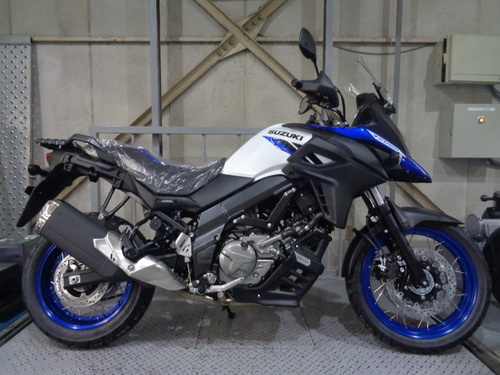 スズキ Vストローム650XT (96.3万円)