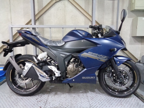 スズキ ジクサーSF250