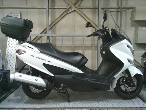 スズキ バーグマン200