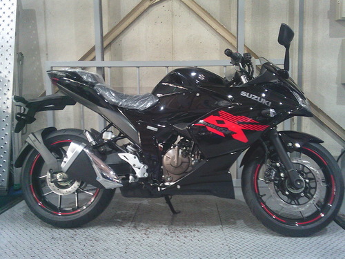 スズキ ジクサーSF250